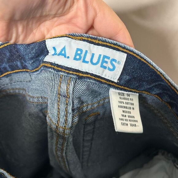 Vintage 90s 1990s LA Blues jeans with a straight leg and zipper fly. - Picture 3 of 6